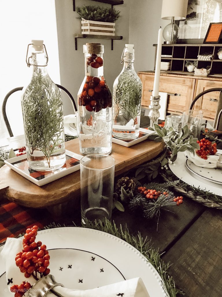 Budget Friendly Holiday Tablescape - Robyn's Southern Nest