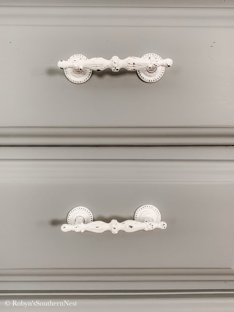 Robyn's Southern Nest - Fusion Mineral Painted Dresser