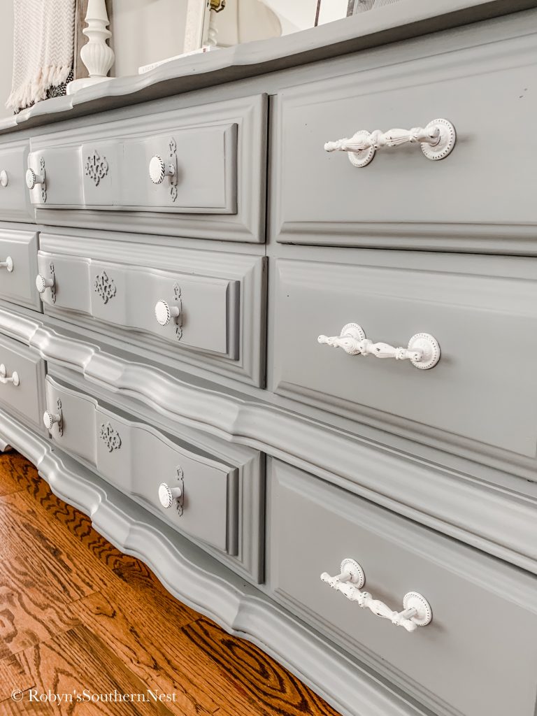 Robyn's Southern Nest - Fusion Mineral Painted Dresser