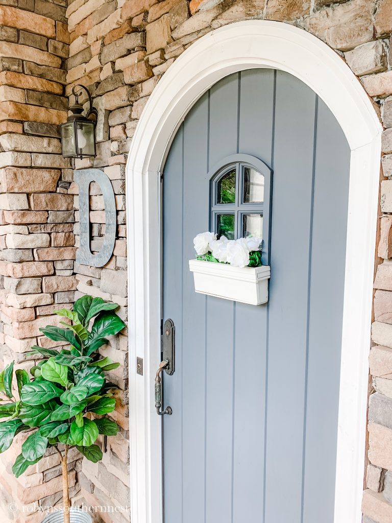 How to Paint Doors with Fusion Mineral Paint - Robyn's Southern Nest