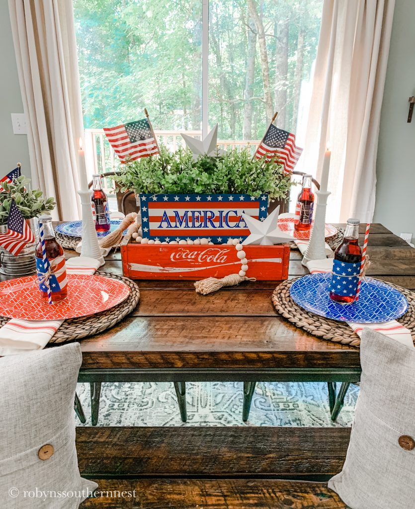 4th of July Tablescape - Robyn's Southern Nest