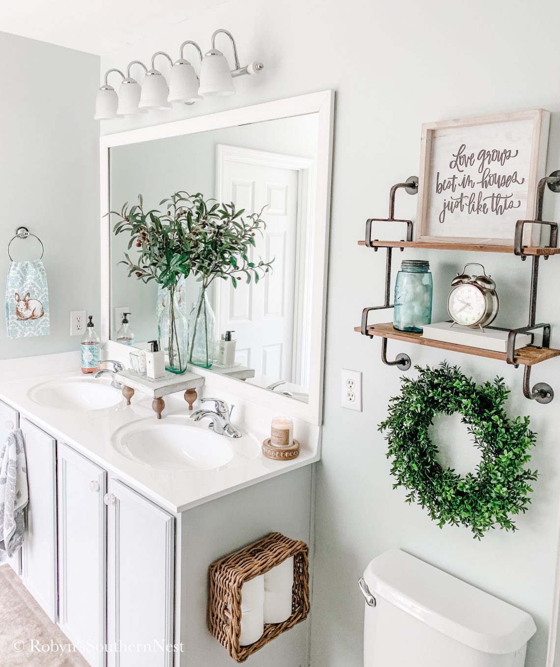 Bathroom Decorating Ideas - Simple Accessories - Today's Creative Life